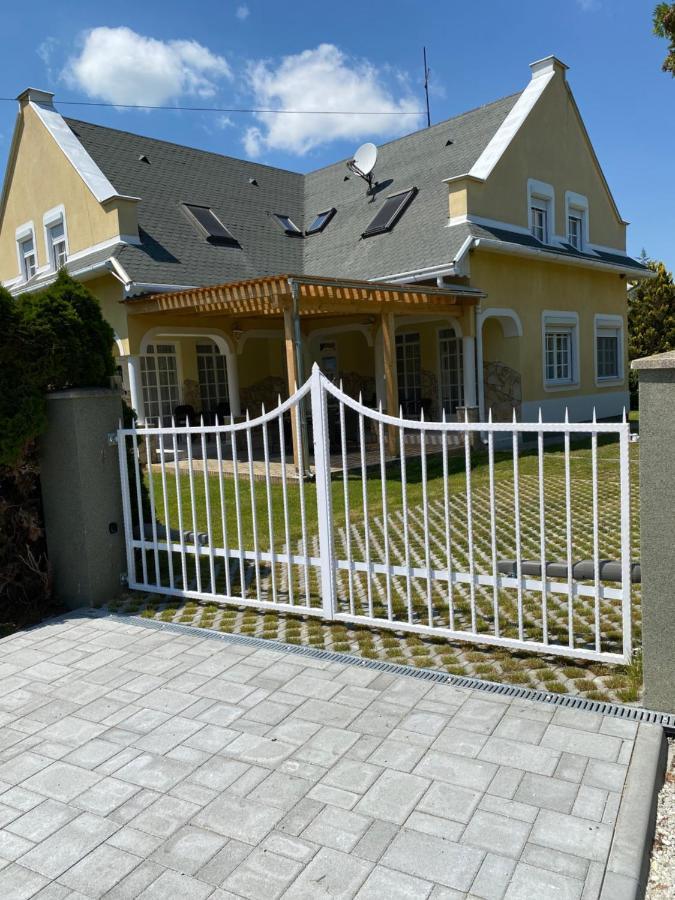 Pacsirta Apartman Ленти Экстерьер фото